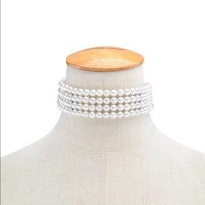 Pearl choker